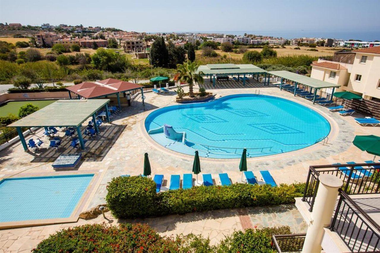 Paradise Kings Club Aparthotel Paphos ภายนอก รูปภาพ