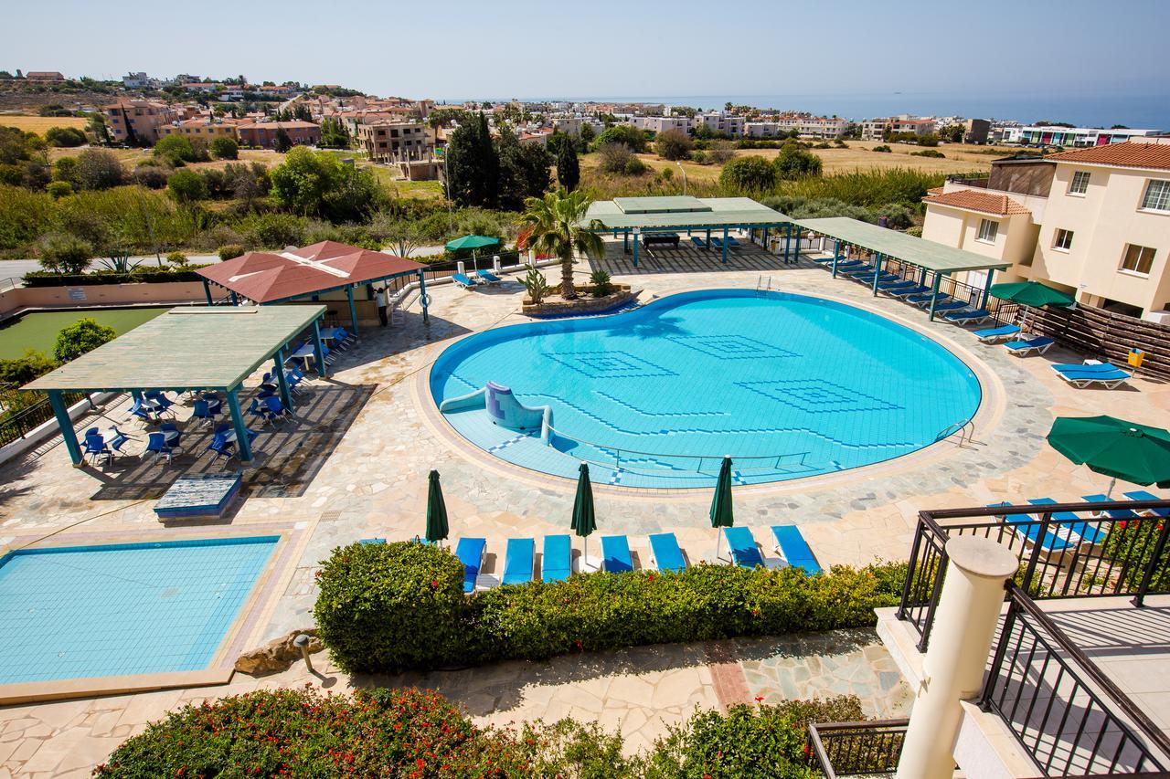 Paradise Kings Club Aparthotel Paphos ภายนอก รูปภาพ