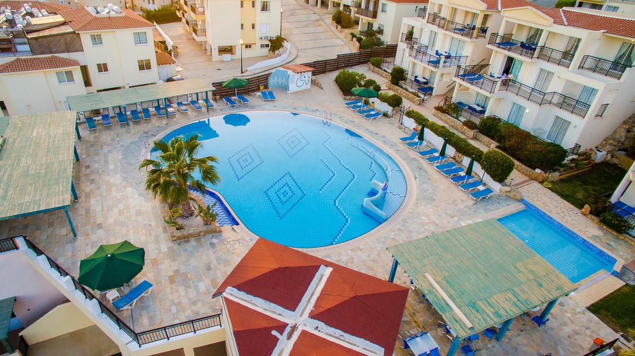 Paradise Kings Club Aparthotel Paphos ภายนอก รูปภาพ