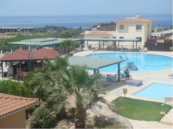 Paradise Kings Club Aparthotel Paphos ภายนอก รูปภาพ